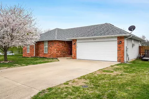 514 W Logan St, Republic, MO 65738 photo 1
