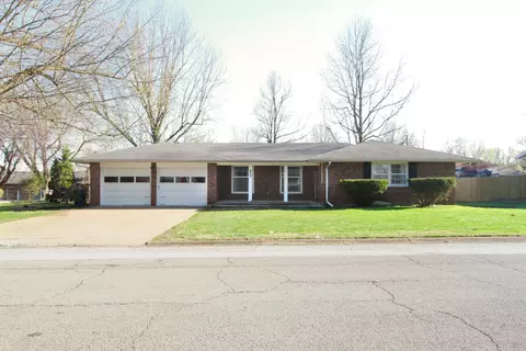 852 E Bedford St, Marshfield, MO 65706 photo 1