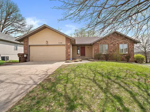 3108 E Swallow St, Springfield, MO 65804 photo 1