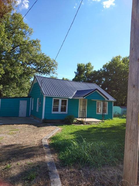 740 E Madison St, Buffalo, MO 65622 photo 1