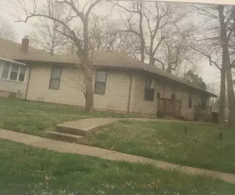 1220 N Summit Ave, Springfield, MO 65802 photo 1