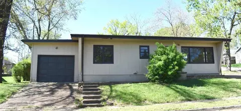 304 W Long St, Branson, MO 65616 photo 1