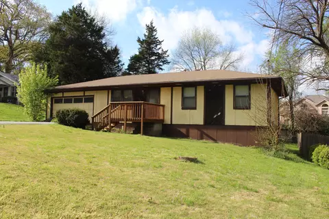 2739 E Cragmont St, Springfield, MO 65804 photo 1