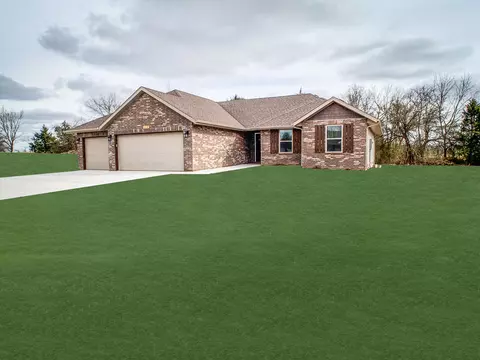 106 E Seminole St, Strafford, MO 65757 photo 1