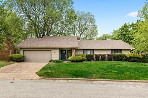 4820 S Warwick Ave, Springfield, MO 65804 photo 1