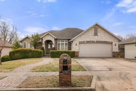 1998 E Stoneridge Dr, Springfield, MO 65803 photo 1