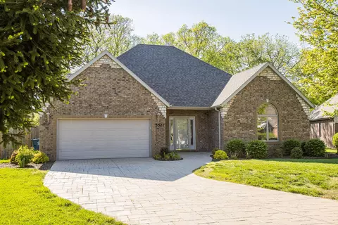 3521 S Parklane Ave, Springfield, MO 65807 photo 1