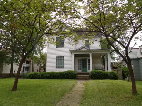 1128 E Walnut St, Springfield, MO 65802 photo 1