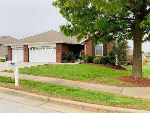 2108 W Smith St, Springfield, MO 65803 photo 1