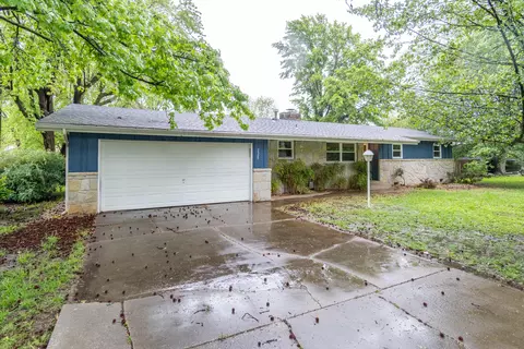2525 W Weatherly Dr, Springfield, MO 65807 photo 1