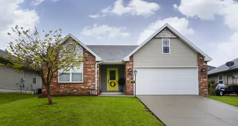 1020 E Caravan St, Springfield, MO 65803 photo 1