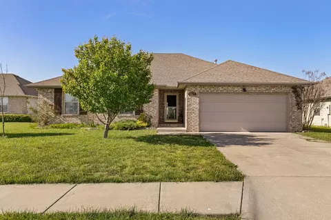 1909 E Overland Dr, Ozark, MO 65721 photo 1