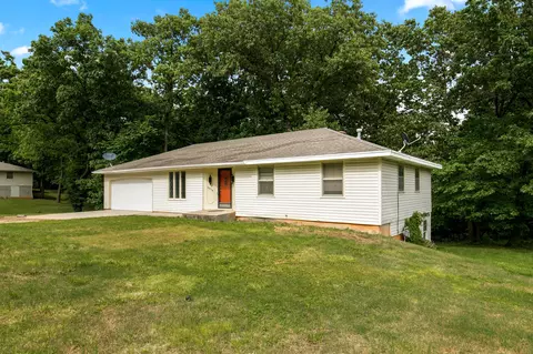 3974 N Fulbright Ave, Springfield, MO 65803 photo 1