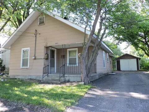 1073 E Blaine St, Springfield, MO 65803 photo 1