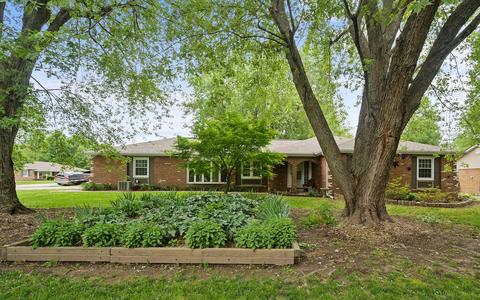 3229 W Grayrock Dr, Springfield, MO 65810 photo 1
