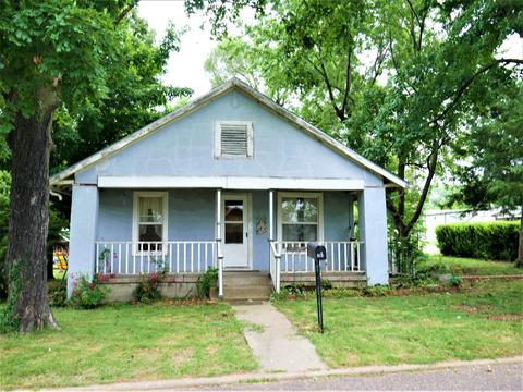 512 Pearl St, Monett, MO 65708 photo 1