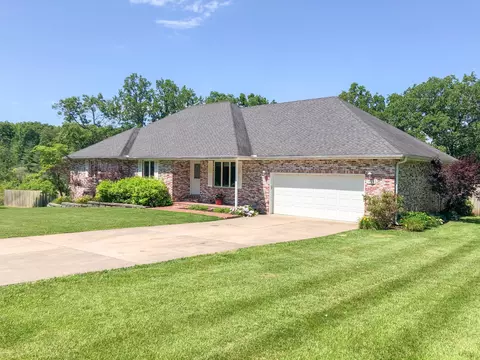 1489 N Pine St, Marshfield, MO 65706 photo 1
