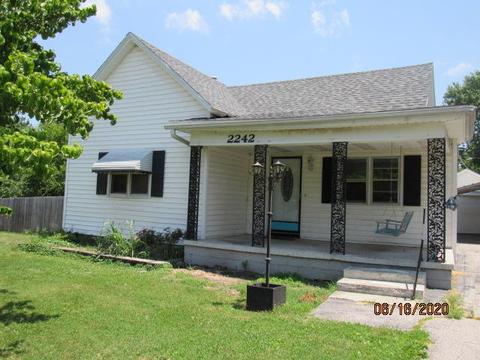 2242 N Douglas Ave, Springfield, MO 65803 photo 1