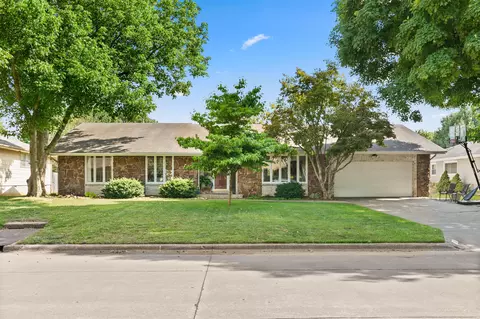 2204 E Raynell St, Springfield, MO 65804 photo 1