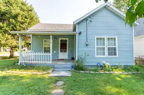821 W Locust St, Springfield, MO 65803 photo 1