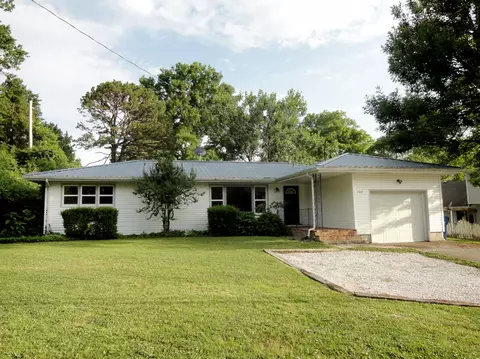 702 E Mccracken Rd, Ozark, MO 65721 photo 1