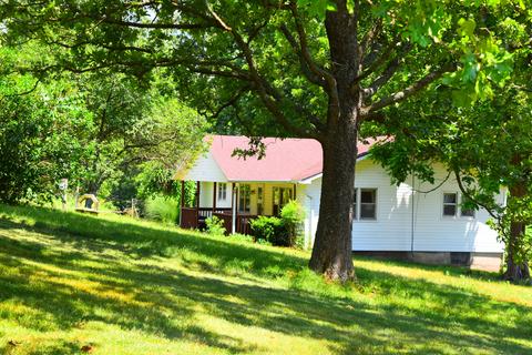 1672 Green Valley Rd, Clever, MO 65631 photo 1