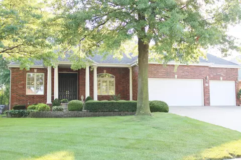 819 E Lakewood St, Springfield, MO 65810 photo 1