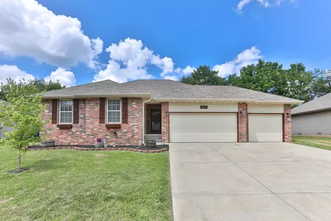 5817 Geranium Ln, Battlefield, MO 65619 photo 1