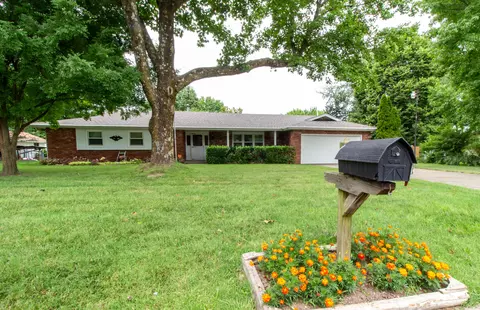 4251 S Ridgecrest Dr, Springfield, MO 65810 photo 1