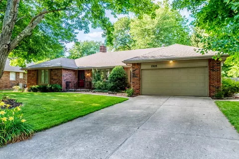1705 E Vincent Dr, Springfield, MO 65804 photo 1