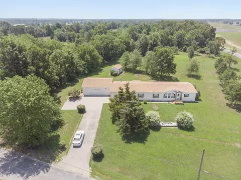 1796 E Highland St, Aurora, MO 65605 photo 1