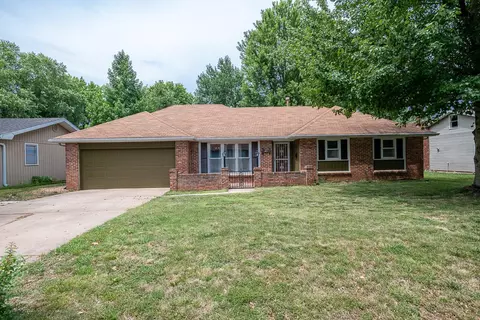 1311 E Greenwood St, Springfield, MO 65804 photo 1