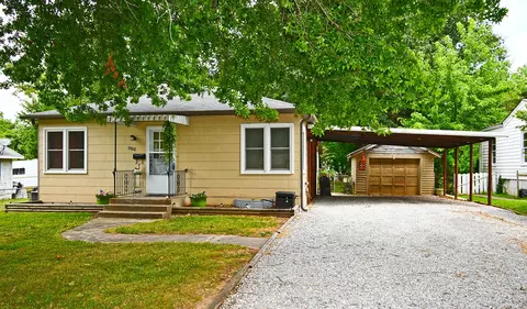 1558 S Rogers Ave, Springfield, MO 65804 photo 1