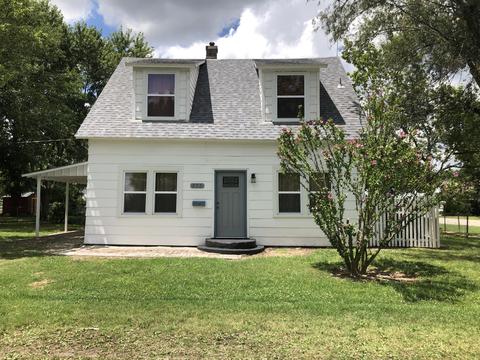 833 Mcnatt Ave, Aurora, MO 65605 photo 1