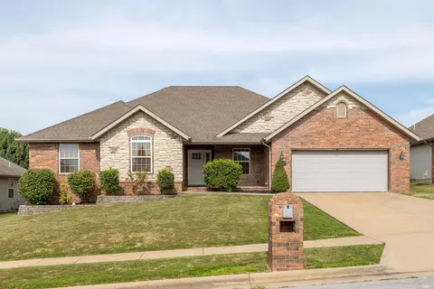 3747 N Bridgewood Ave, Springfield, MO 65803 photo 1