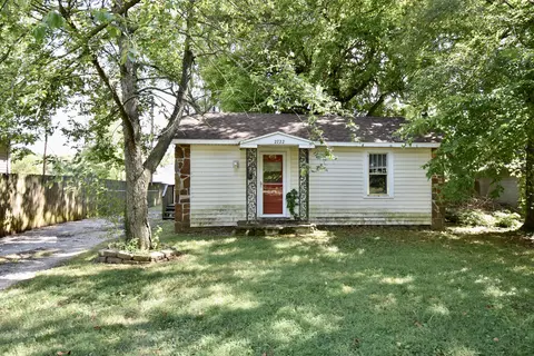 2722 W College St, Springfield, MO 65802 photo 1