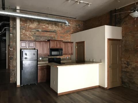 511 N Boonville Ave, Springfield, MO 65806 photo 1
