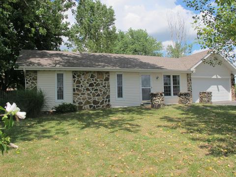3105 W Wick St, Springfield, MO 65810 photo 1