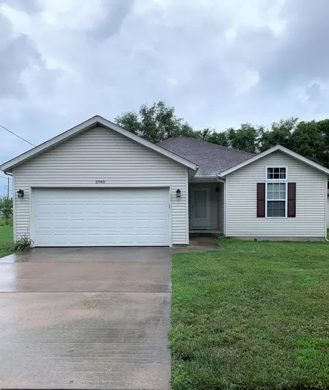 2940 W Chestnut St, Springfield, MO 65803 photo 1