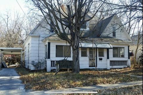 2208 N Kellett Ave, Springfield, MO 65803 photo 1