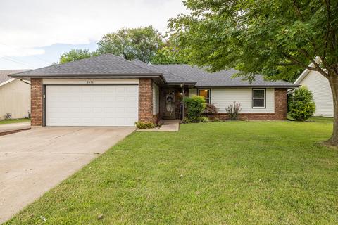 2871 W Maplewood St, Springfield, MO 65807 photo 1
