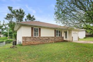 1505 W Meadow St, Ozark, MO 65721 photo 1