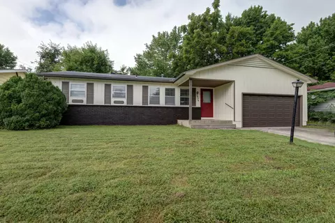 2924 E Bergman St, Springfield, MO 65802 photo 1