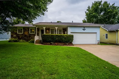 2870 E Bergman St, Springfield, MO 65802 photo 1