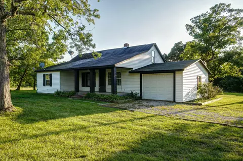 47 Munson Hill Dr, Marshfield, MO 65706 photo 1