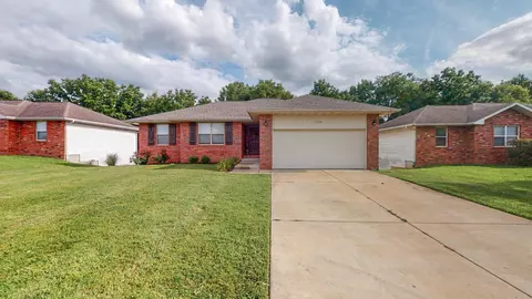 3858 W Roxbury St, Springfield, MO 65807 photo 1