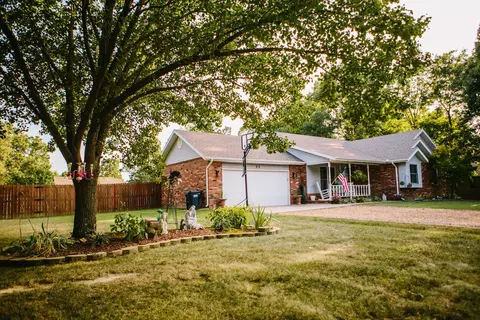 460 Forest Dr, Marshfield, MO 65706 photo 1