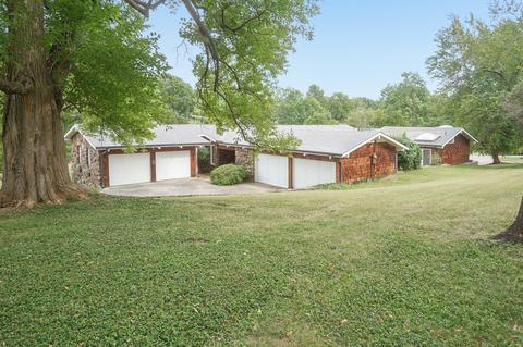 2934 E Crestview St, Springfield, MO 65804 photo 1