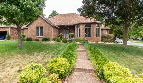 2059 E Briar St, Springfield, MO 65804 photo 1