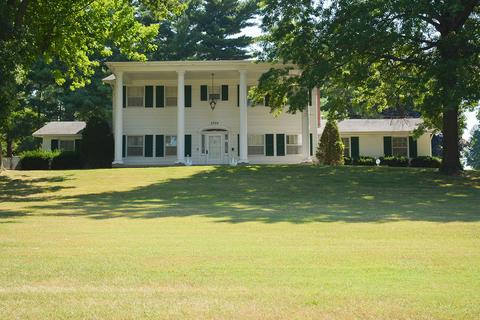 2322 S Edgewater Dr, Springfield, MO 65804 photo 1